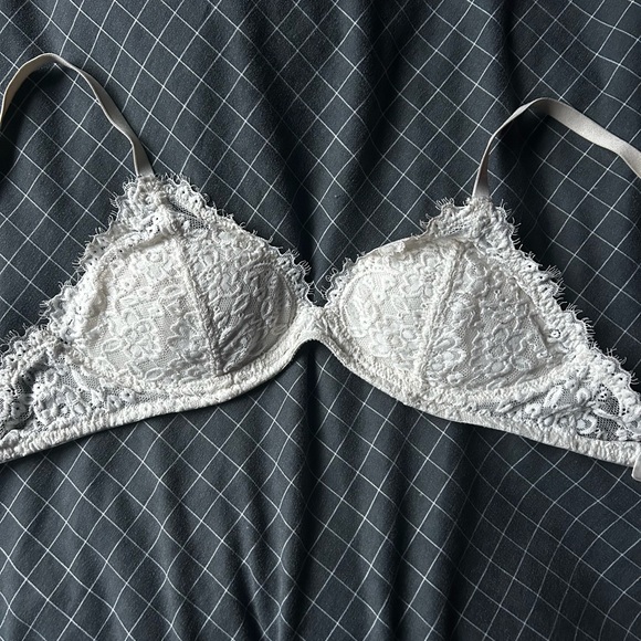 Aerie white lacey bra - Picture 1 of 4